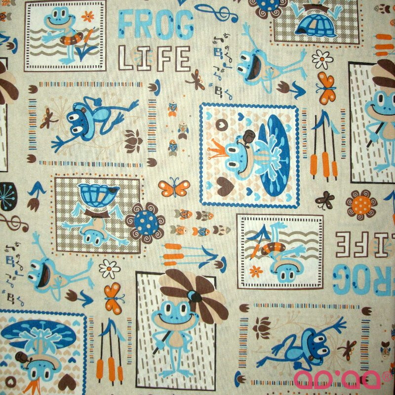 Tecido Loneta com Sapos e escrito 'Frog Life' com Azul Turquesa, Laranja em Fundo Creme