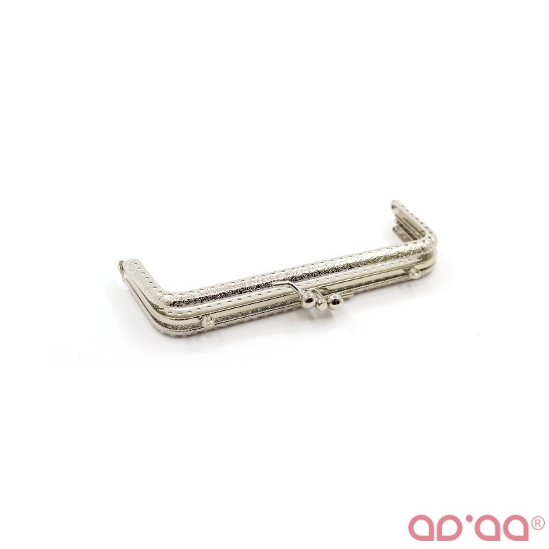 Fecho metálico duplo