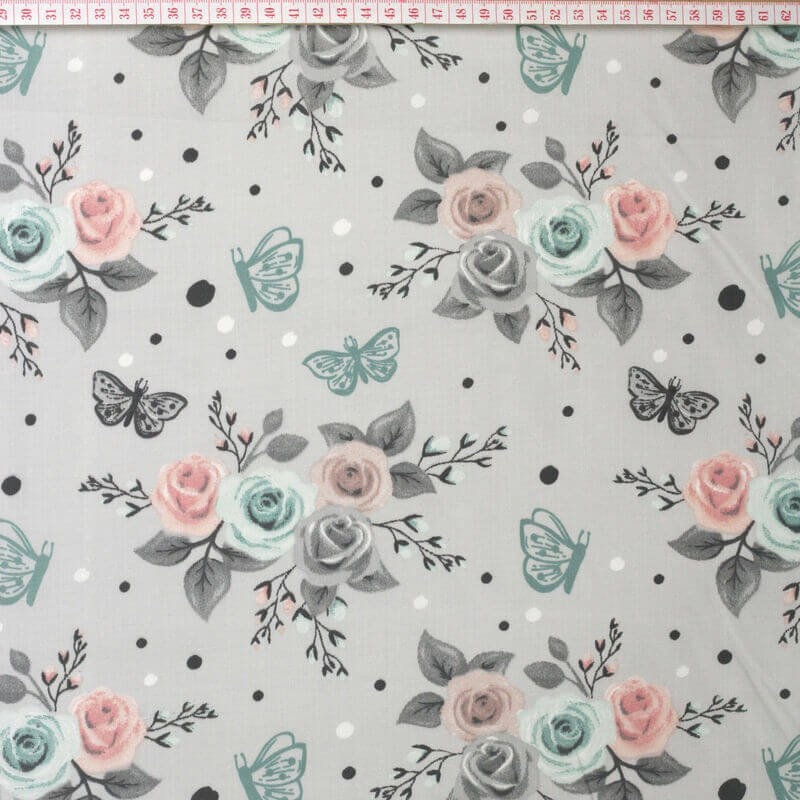 Tecido de Algodão com Rosas em Fundo Cinza Claro