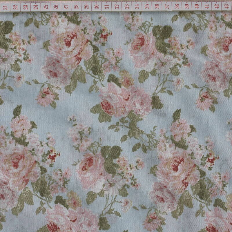 Tecido Loneta com Fundo Azul Claro e Flores