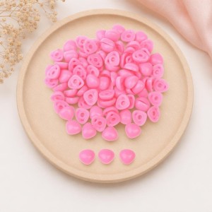 Nariz de bonecos rosa triângular para colar 10X11mm