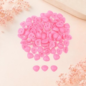 Nariz de bonecos rosa triângular para colar 7X9mm